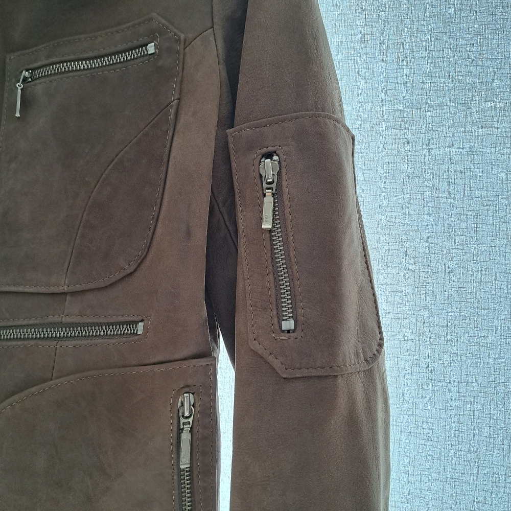 Like new Leather jacket - Picture 7 of 12